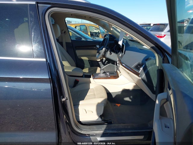 Продаж на аукціоні авто 2018 Audi Q5 2.0t Premium/2.0t Tech Premium, vin: WA1CNBFY4J2236089, номер лоту: 44591329