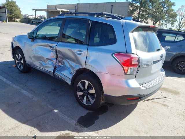 2018 SUBARU FORESTER JF2SJAGCXJH514454 Photo 2