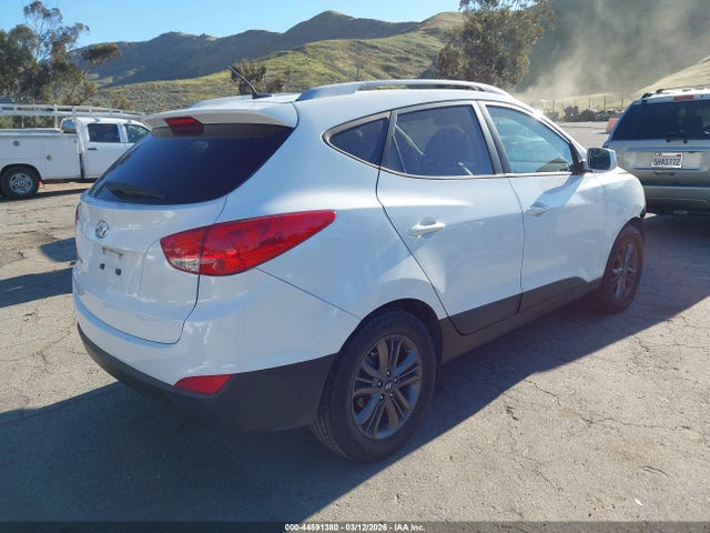 KM8JU3AG5FU054218 Hyundai TUCSON SE