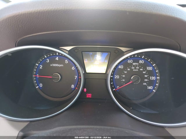KM8JU3AG5FU054218 Hyundai TUCSON SE