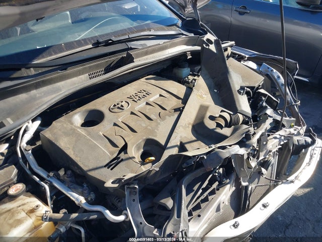 JTNKHMBX7L1073685 Toyota C-HR LE