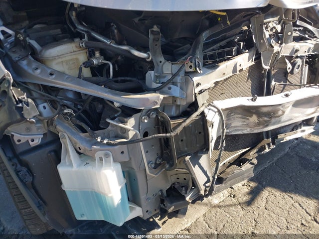 JTNKHMBX7L1073685 Toyota C-HR LE