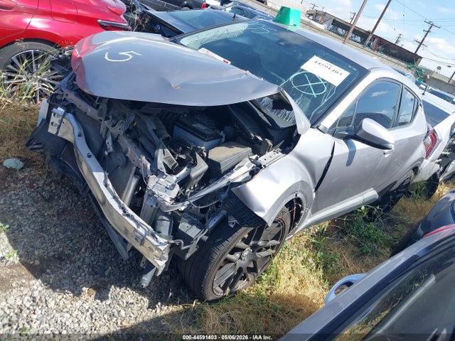JTNKHMBX7L1073685 Toyota C-HR LE