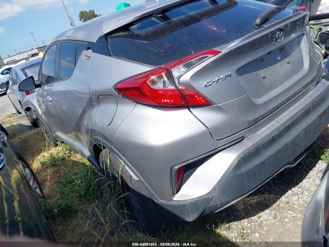 JTNKHMBX7L1073685 Toyota C-HR LE