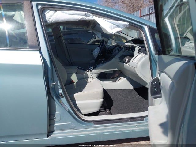JTDKN3DU2F1970122 Toyota Prius Two