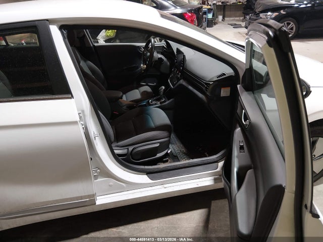 2022 HYUNDAI IONIQ HYBRID KMHC75LC1NU274167 Photo 4