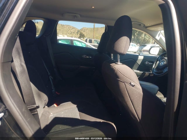 2019 Jeep Cherokee Latitude 4x4 მანქანა იყიდება აუქციონზე, vin: 1C4PJMCB1KD372443, აუქციონის ნომერი: 44591430
