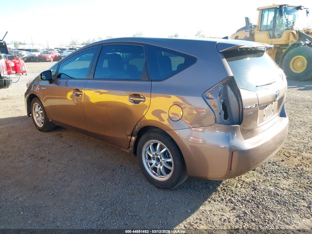 JTDZN3EU4GJ042746 Toyota Prius V Two