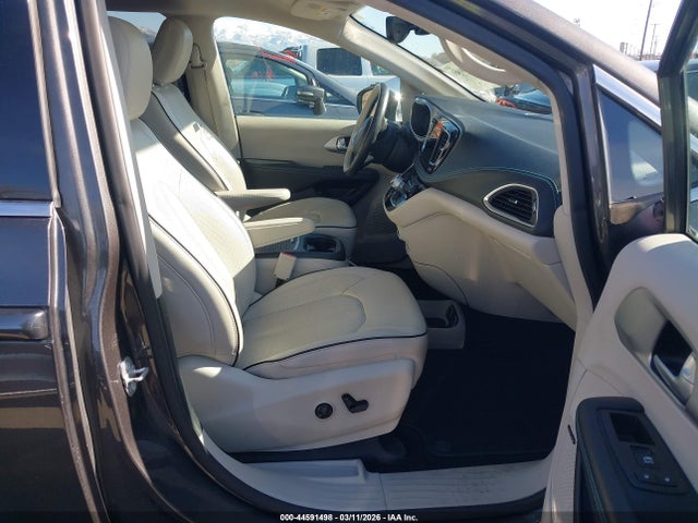 Продаж на аукціоні авто 2018 Chrysler Pacifica Hybrid Limited, vin: 2C4RC1N78JR164288, номер лоту: 44591498