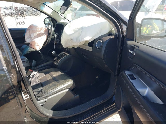 44591532 :رقم المزاد ، 1C4NJCEA3FD171638 vin ، 2015 Jeep Compass High Altitude Edition مزاد بيع