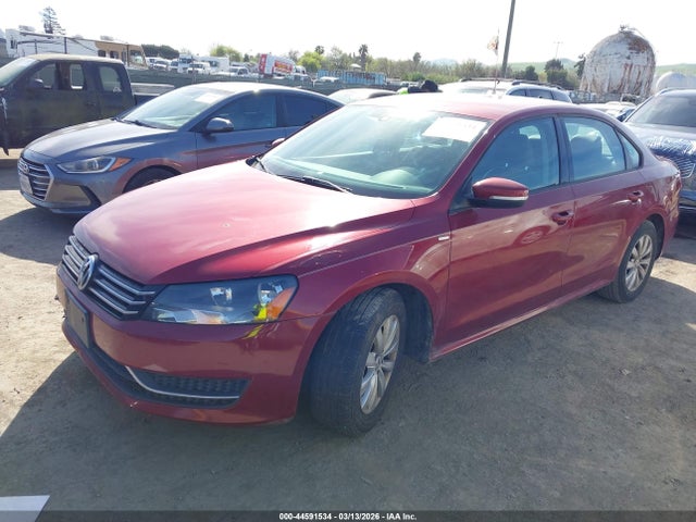 1VWAT7A34FC033696 Volkswagen Passat 1.8t Wolfsburg Edition