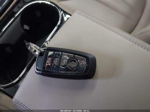 2022 LINCOLN NAUTILUS 2LMPJ6J98NBL00869 Photo 10