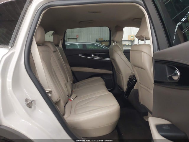 2022 LINCOLN NAUTILUS 2LMPJ6J98NBL00869 Photo 7