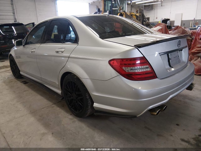 44591646 :رقم المزاد ، WDDGF8AB0DG121741 vin ، 2013 Mercedes-benz C 300 Sport 4matic مزاد بيع