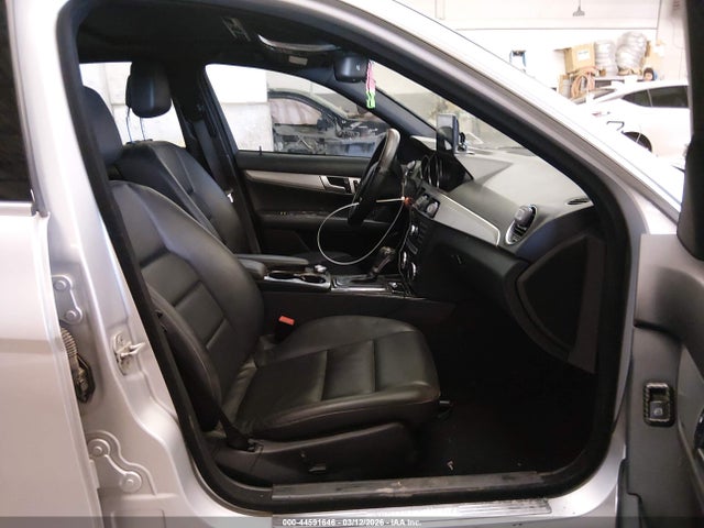 44591646 :رقم المزاد ، WDDGF8AB0DG121741 vin ، 2013 Mercedes-benz C 300 Sport 4matic مزاد بيع