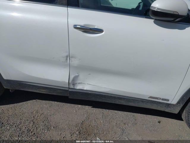 5XYPGDA50JG339431 KIA Sorento 3.3l Lx