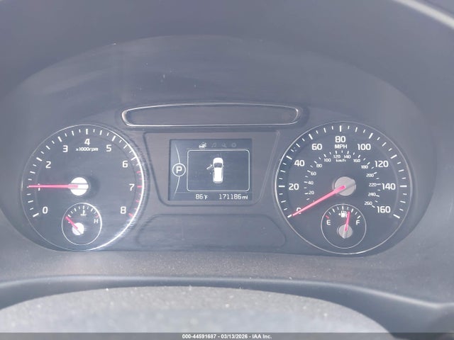 5XYPGDA50JG339431 KIA Sorento 3.3l Lx