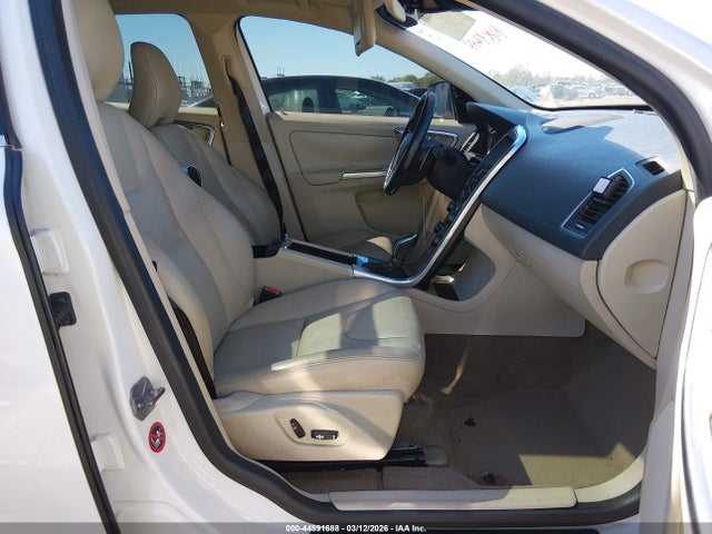 2015 VOLVO XC60 YV449MDD0F2621163 Photo 4