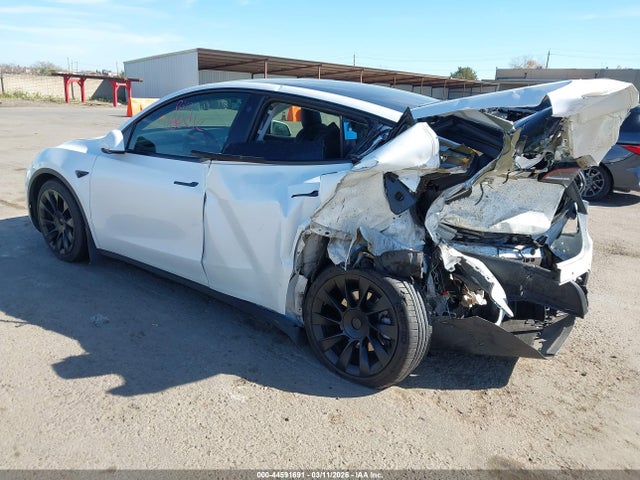2021 TESLA MODEL Y 5YJYGDEE6MF275924 Photo 2