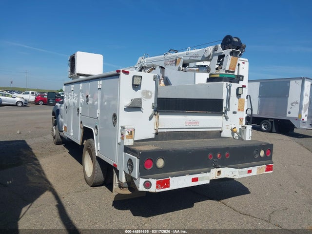Ford F-550 Chassis Xl 2015 1FDUF5GT5FEA42958 Image 3