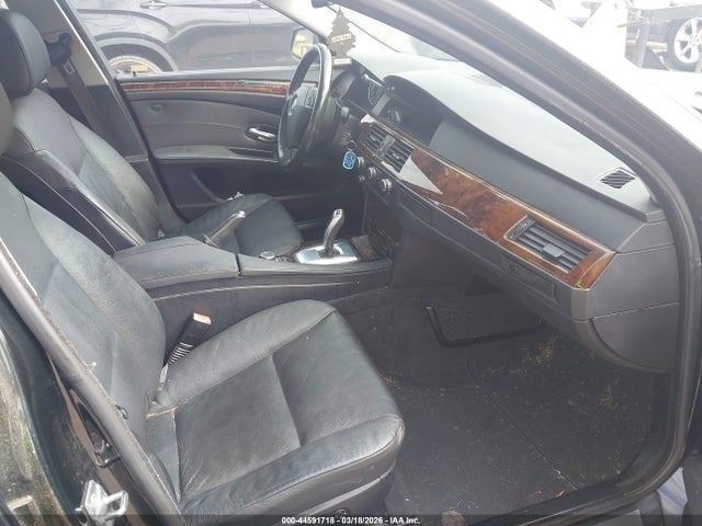 2010 BMW 528I wbanv1c54ac443947 Photo 4