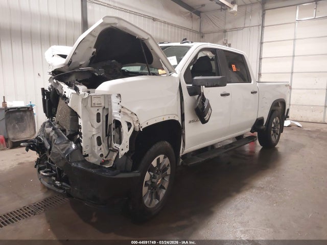 44591749 :رقم المزاد ، 1GC4YME7XNF105348 vin ، 2022 Chevrolet Silverado 2500hd 4wd  Standard Bed Custom مزاد بيع