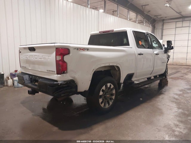 44591749 :رقم المزاد ، 1GC4YME7XNF105348 vin ، 2022 Chevrolet Silverado 2500hd 4wd  Standard Bed Custom مزاد بيع