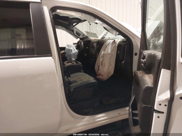 44591749 :رقم المزاد ، 1GC4YME7XNF105348 vin ، 2022 Chevrolet Silverado 2500hd 4wd  Standard Bed Custom مزاد بيع