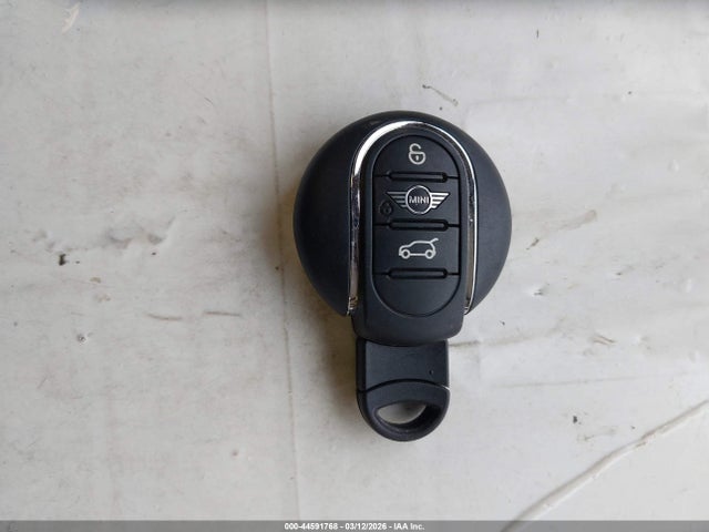 2020 MINI CLUBMAN WMWLV7C07L2M04759 Photo 10