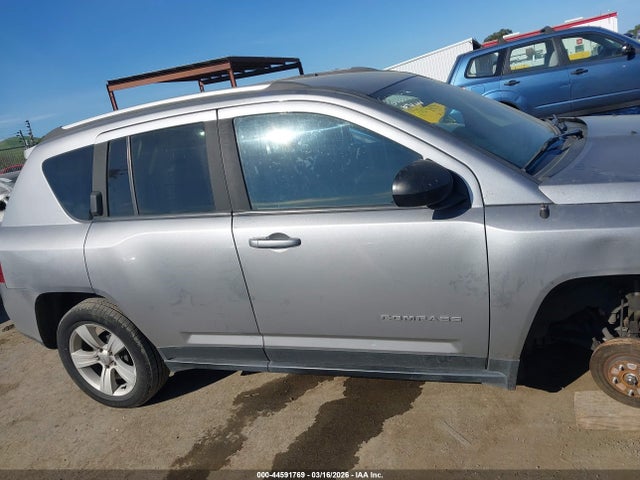 1C4NJCBA3GD675502 Jeep Compass Sport
