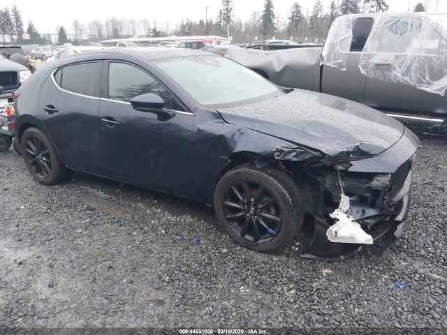 Auction sale of the 2019 Mazda Mazda3 Premium Package, vin: JM1BPBNM7K1138353, lot number: 44591850