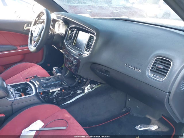 44591928 :رقم المزاد ، 2C3CDXGJ2FH928216 vin ، 2015 Dodge Charger R/t Scat Pack مزاد بيع