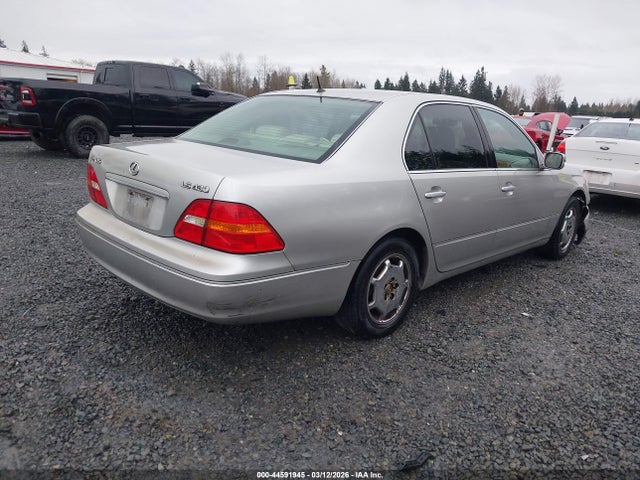 2002 LEXUS LS 430 JTHBN30F020091871 Photo 3