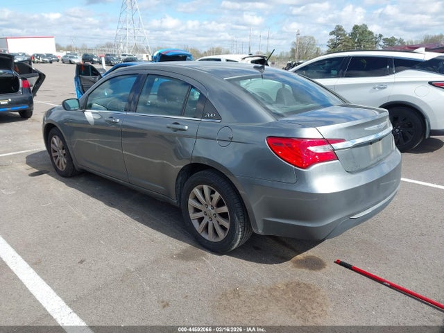 44592066 :رقم المزاد ، 1C3CCBBB3CN283908 vin ، 2012 Chrysler 200 Touring مزاد بيع