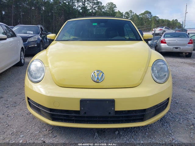 3VW517AT9FM811030 Volkswagen Beetle 1.8t