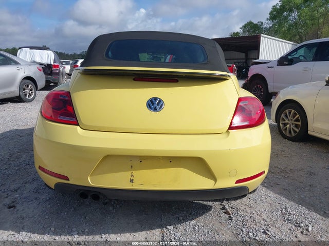 3VW517AT9FM811030 Volkswagen Beetle 1.8t