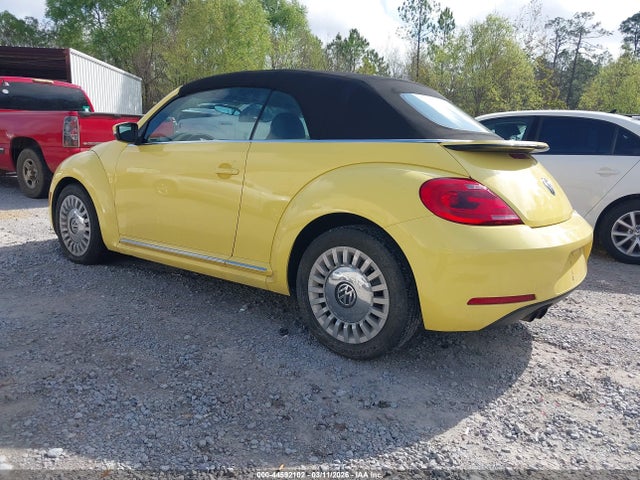3VW517AT9FM811030 Volkswagen Beetle 1.8t