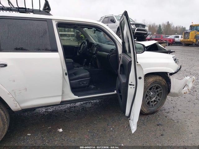 JTEBU5JRXL5835632 Toyota 4runner Venture Special Edition