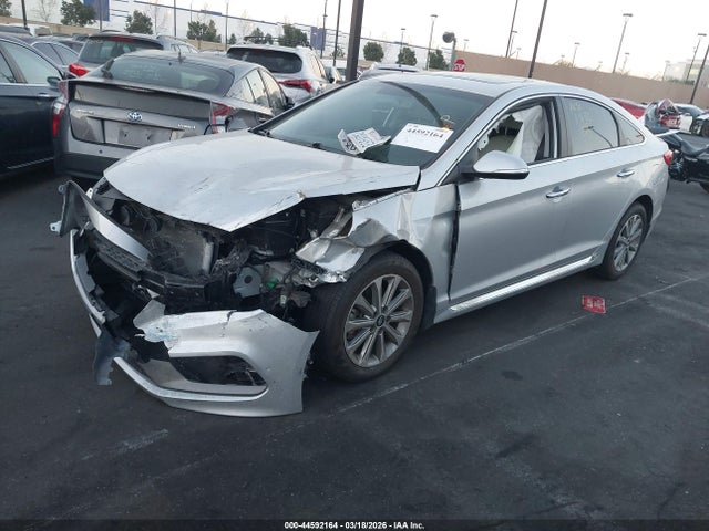 Hyundai Sonata Limited 2017 5NPE34AF5HH582957 Image 2