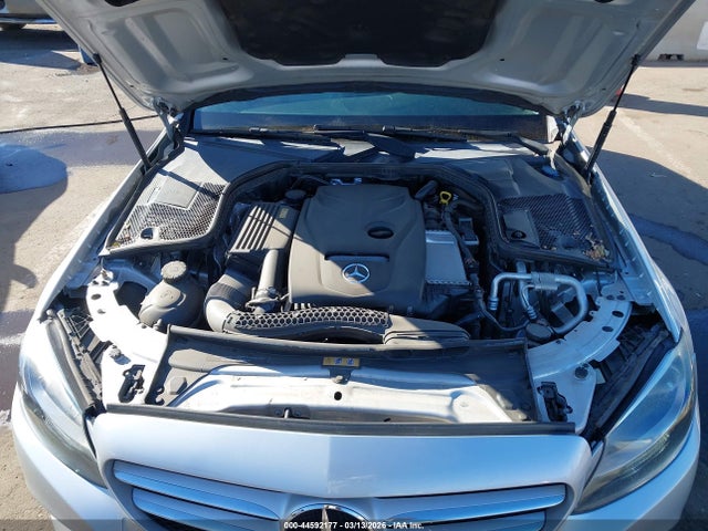 44592177 :رقم المزاد ، 55SWF4JB1GU170085 vin ، 2016 Mercedes-benz C 300 مزاد بيع
