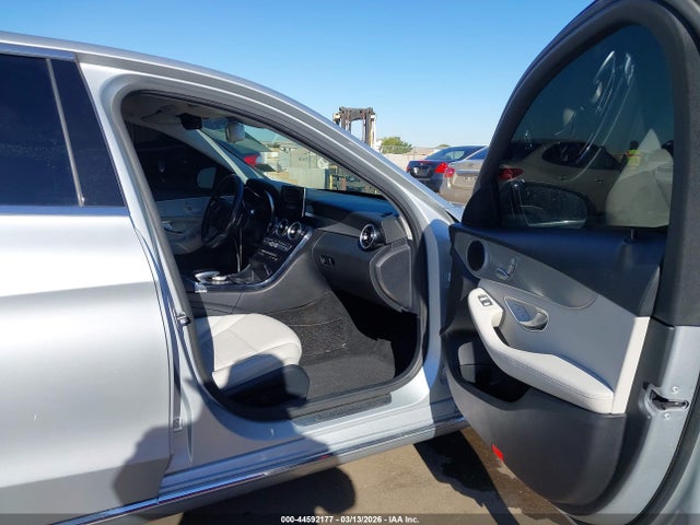 44592177 :رقم المزاد ، 55SWF4JB1GU170085 vin ، 2016 Mercedes-benz C 300 مزاد بيع
