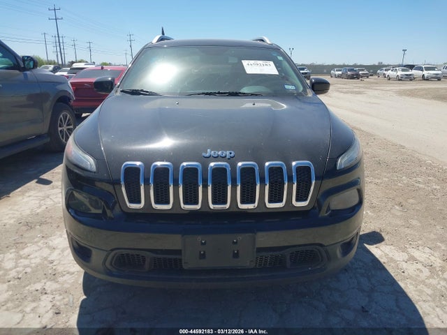 1C4PJLCS9GW177003 Jeep Cherokee Latitude