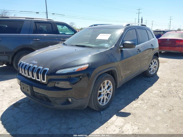 1C4PJLCS9GW177003 Jeep Cherokee Latitude