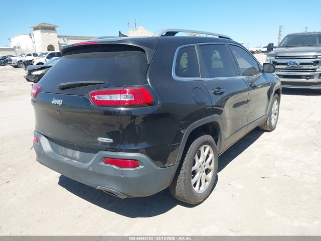 1C4PJLCS9GW177003 Jeep Cherokee Latitude