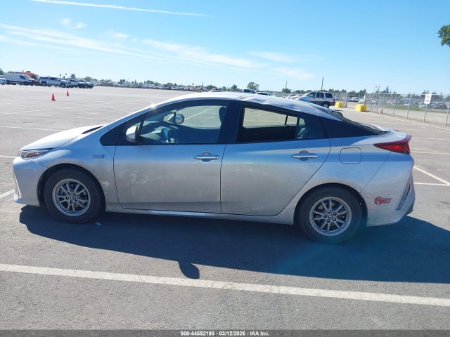Toyota Prius Prime Premium 2017 JTDKARFP3H3032093 Image 14