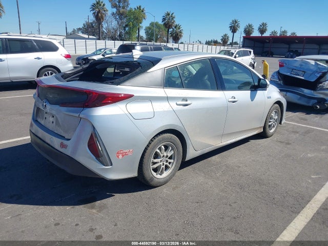 Toyota Prius Prime Premium 2017 JTDKARFP3H3032093 Image 4