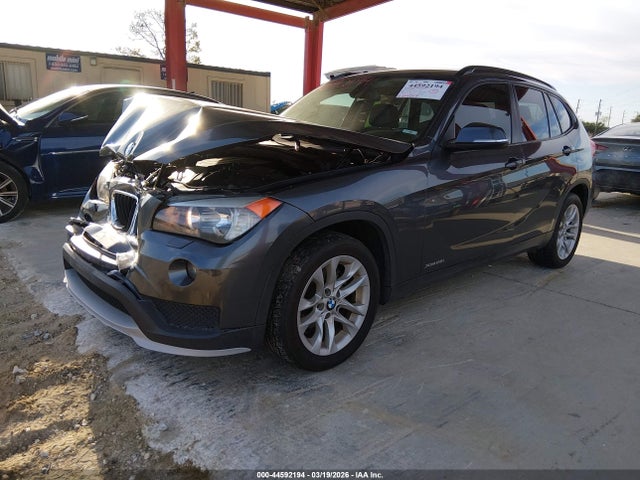2015 BMW X1 WBAVL1C57FVY25410 Photo 1