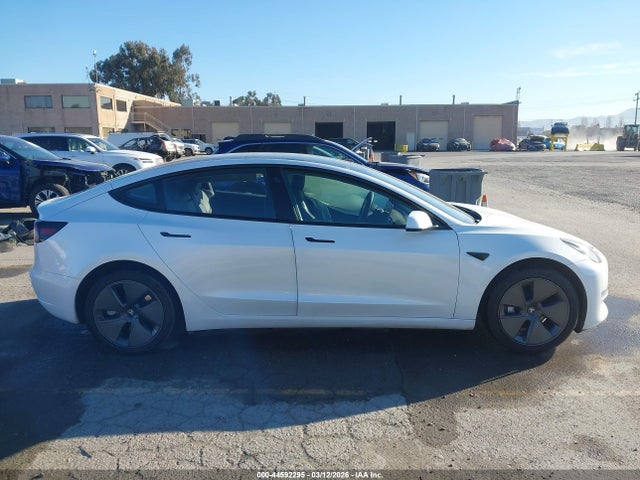 2023 Tesla Model 3 Rear-wheel Drive მანქანა იყიდება აუქციონზე, vin: 5YJ3E1EA5PF555799, აუქციონის ნომერი: 44592295