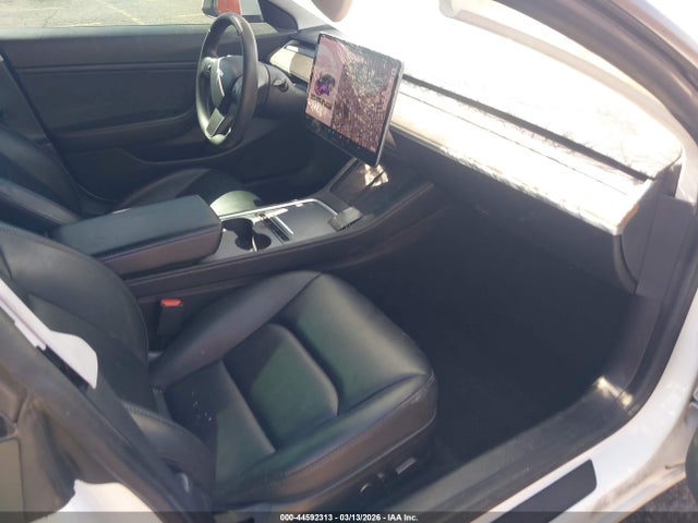 44592313 :رقم المزاد ، 5YJ3E1EB4MF855483 vin ، 2021 Tesla Model 3 Long Range Dual Motor All-wheel Drive مزاد بيع