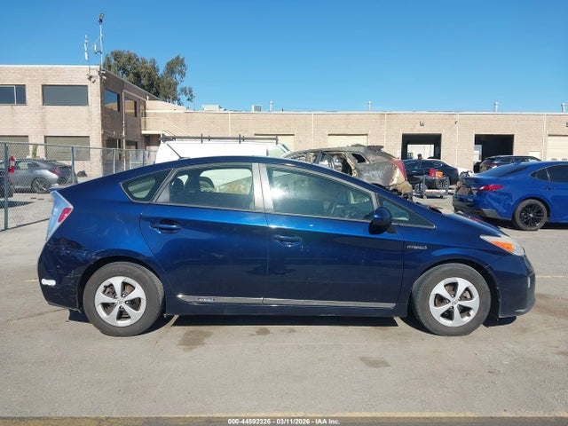 Toyota Prius Three 2014 JTDKN3DU6E1775090 Image 13